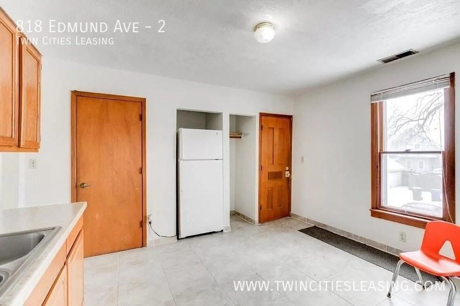 818 Edmund Ave #2 - Photo 3 of 18