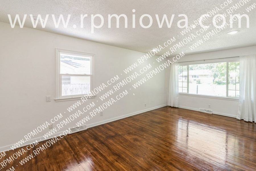 1806 Larnard Dr - Photo 2 of 15