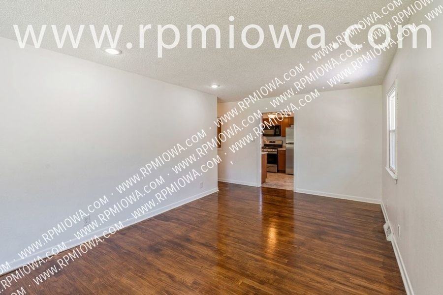 1806 Larnard Dr - Photo 3 of 15