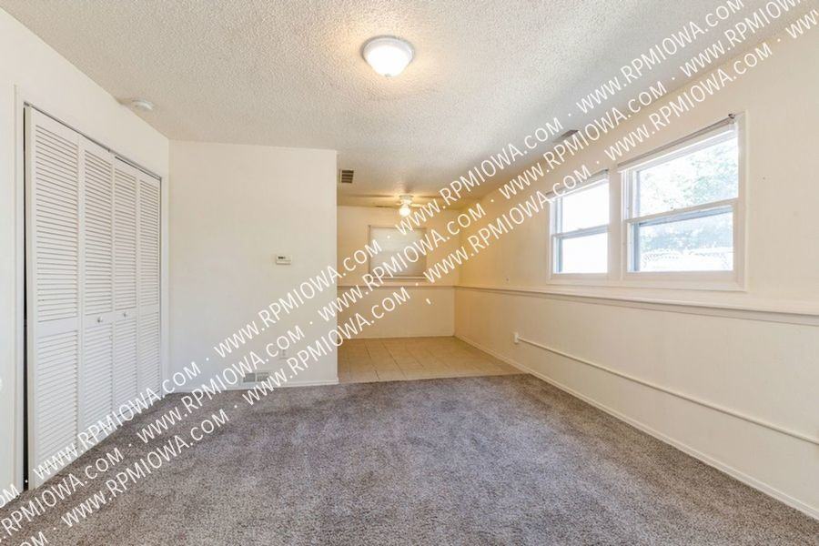 1860 E Park Ave - Photo 3 of 15