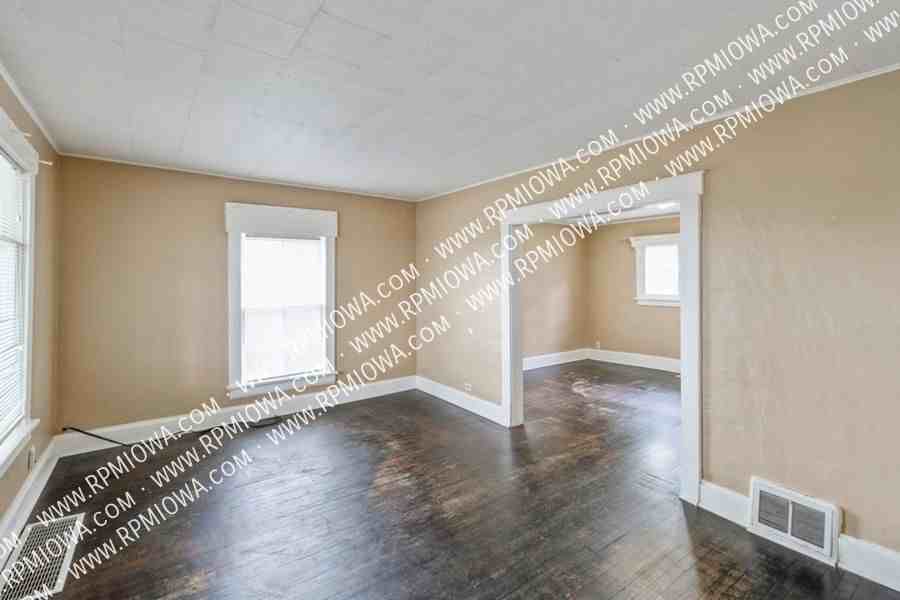 1210 Van Fossen Ln - Photo 2 of 15