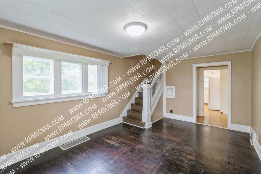 1210 Van Fossen Ln - Photo 3 of 15