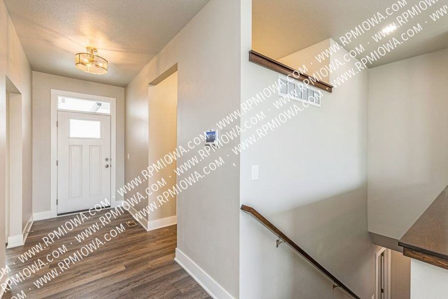 2308 Paine St Ne - Photo 2 of 16