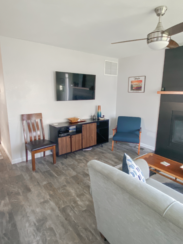 259 Quincy Ln Apt A - Photo 3 of 21