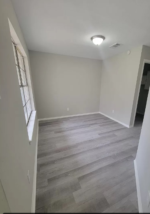 25708 Parkway Dr - Photo 3 of 18