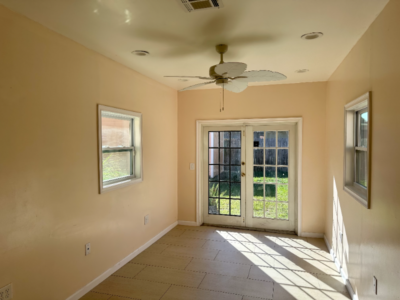 3228 Holly Berry Ln - Photo 3 of 17