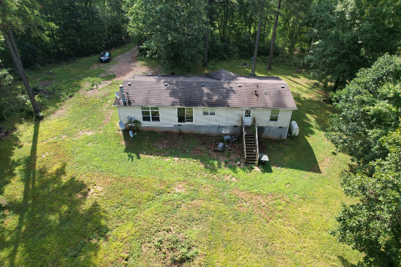 23550 Cutbank Rd - Photo 3 of 9