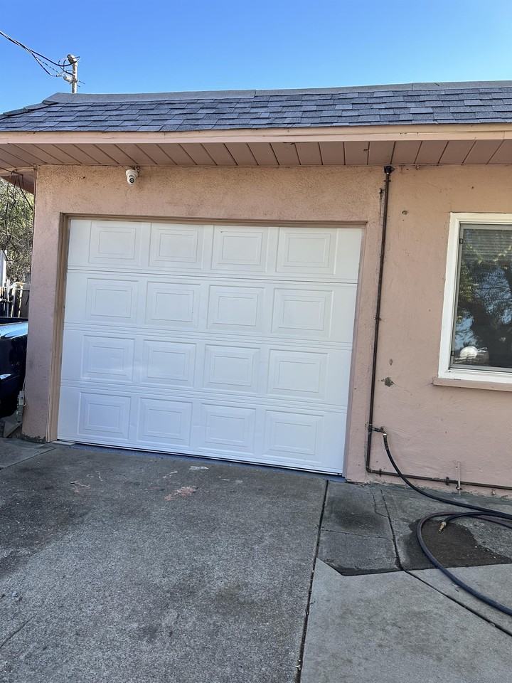 28 Mermaid Ct #1 - Photo 2 of 15