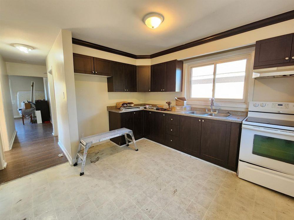 499 Third Ave - Photo 2 of 8