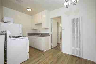 12514 Culver Boulevard - Photo 4 of 12