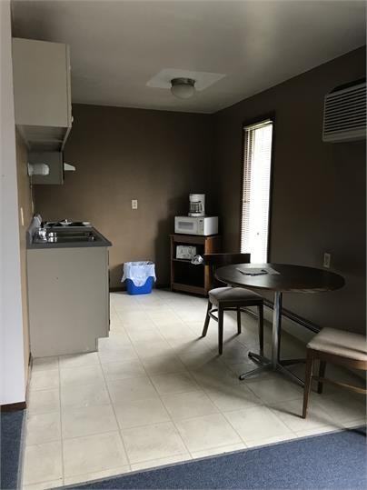 401 South Van Buren Street - Photo 3 of 7