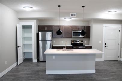 801 W. Cedar Street - Photo 2 of 18