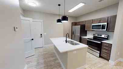 2004 University Drive - Photo 7 of 44