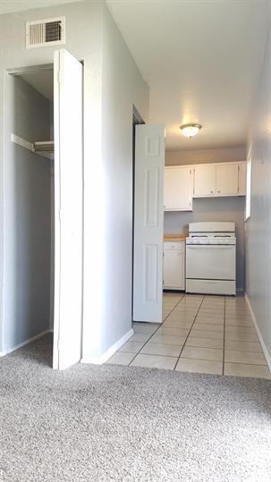 2677 Shoreland Avenue - Photo 4 of 17