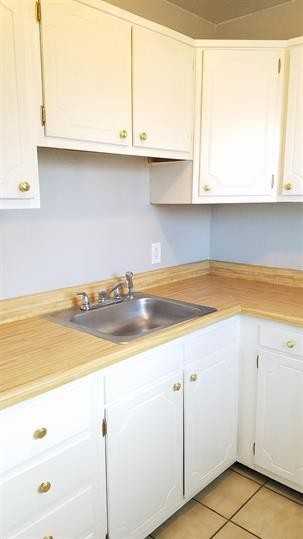 2677 Shoreland Avenue - Photo 6 of 17