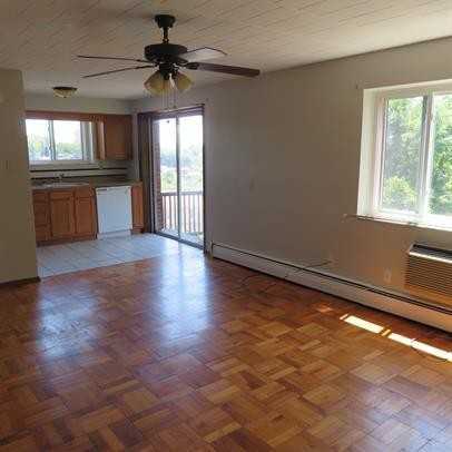 OXFORD COURT APARTMENTS -- 054 - Photo 2 of 23