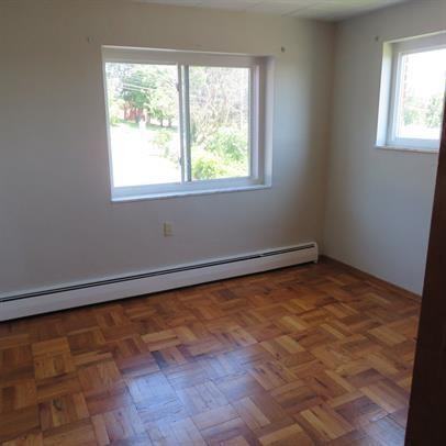 OXFORD COURT APARTMENTS -- 054 - Photo 6 of 23