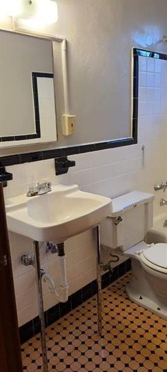 2244 W Sylvania Ave. Toledo, Ohio 43613 - Photo 5 of 11