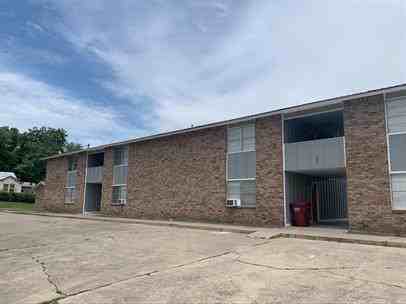 800 W Washington St; Clarksville 75426 - Photo 2 of 50