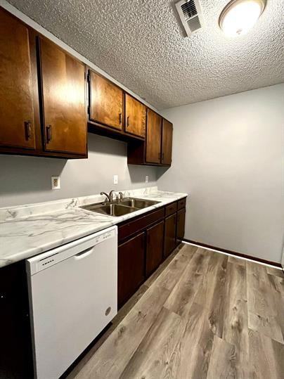 1820 F - Photo 2 of 7