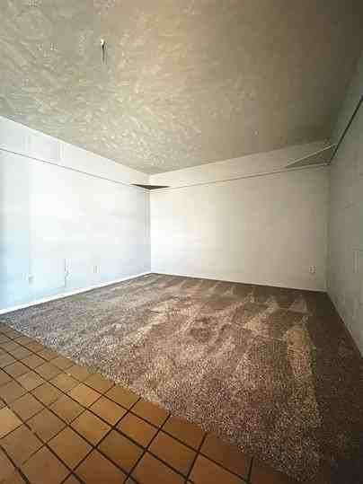 700 S 17 - Photo 3 of 7