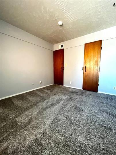 700 S 17 - Photo 4 of 7