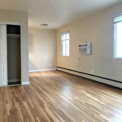 Maplewood Manor - Photo 7 of 50