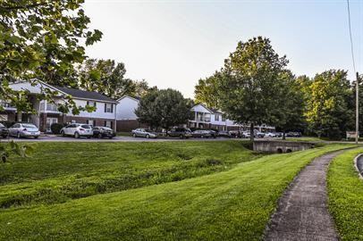 Edgewood Garden Apartments - Photo 3 of 4