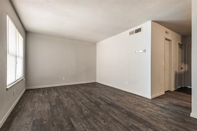 E Wayne St_900 - Photo 5 of 10