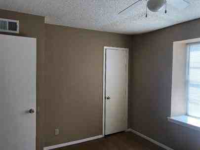 1004 Park - Photo 6 of 8