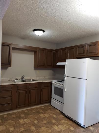 204, 304, 310 Kenwood Dr (Lakewood Apartments) - Photo 2 of 50