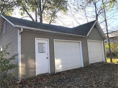 Garage available at - Photo 2 of 19