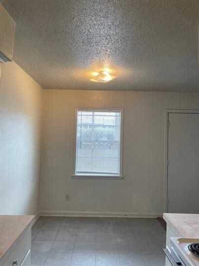 College Terrace - Photo 7 of 11