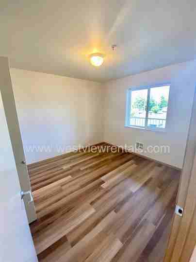 135 & 139 Prince Ave – Benjamin Court - Photo 3 of 50