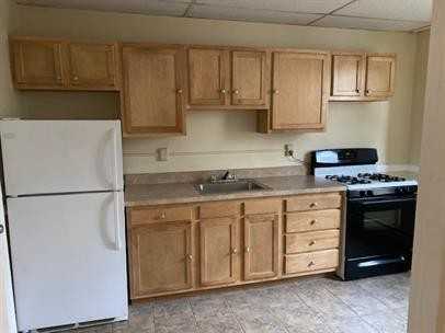 839 Farmington Avenue - Photo 2 of 6