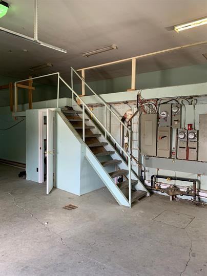 72 Wyandotte - Photo 2 of 6