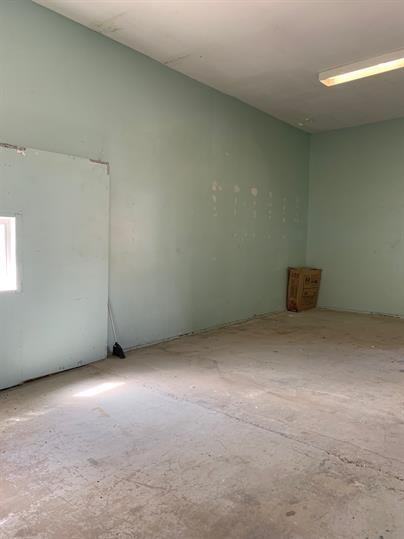 72 Wyandotte - Photo 3 of 6