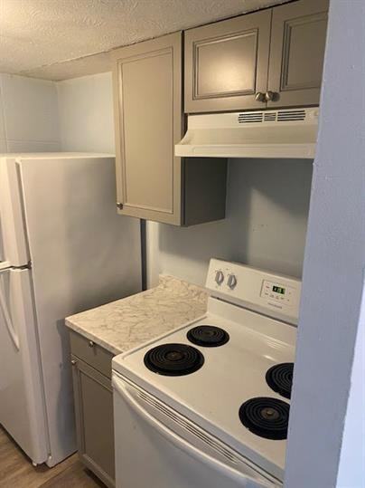 Villager Apartments - Photo 3 of 10