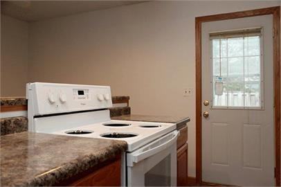 340 W Elm St - Photo 2 of 32