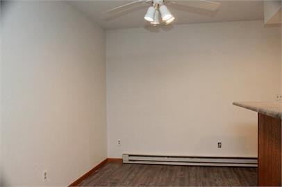 340 W Elm St - Photo 3 of 32