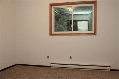 340 W Elm St - Photo 7 of 32