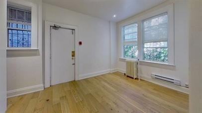 135 Earl Place - Photo 4 of 24