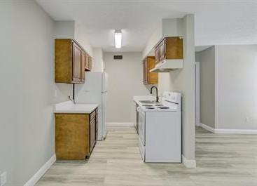 BK1 - BSHM 1996-1998 Broadway/450 N. 4th - Photo 4 of 10