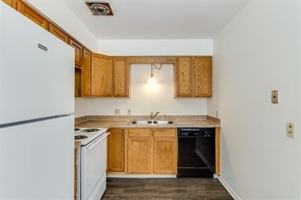 featured image of 718 Colonial Manor Rd