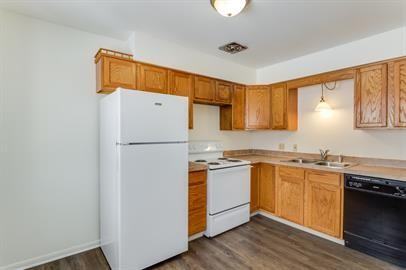 718 Colonial Manor Road - Photo 3 of 16