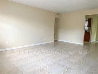 Cherry Oaks APT - Photo 4 of 18