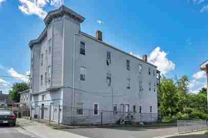 550 Baldwin Street - Photo 3 of 21