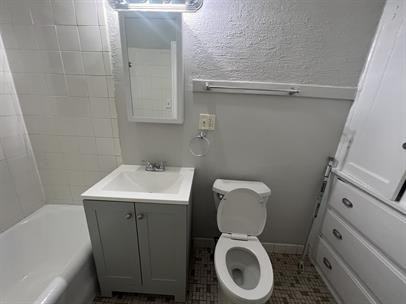 3545 Vernon Avenue - Photo 3 of 9