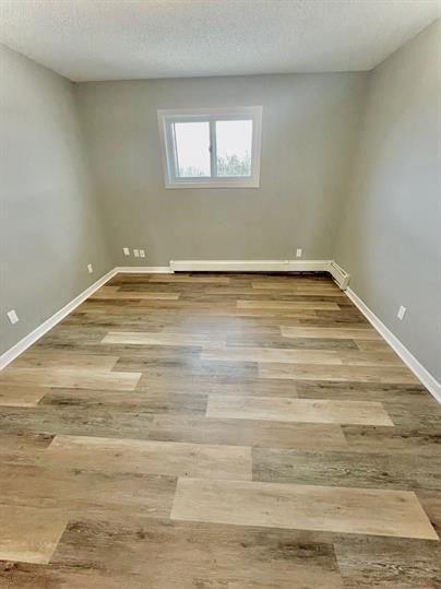 ROWAT ST. 17 - Photo 5 of 10