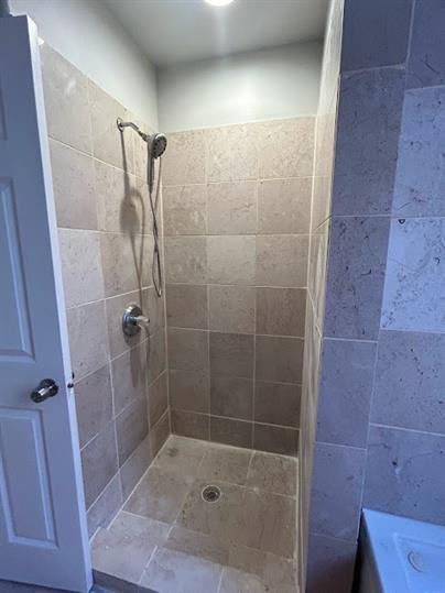 7749-53 South Essex Avenue - Photo 6 of 12